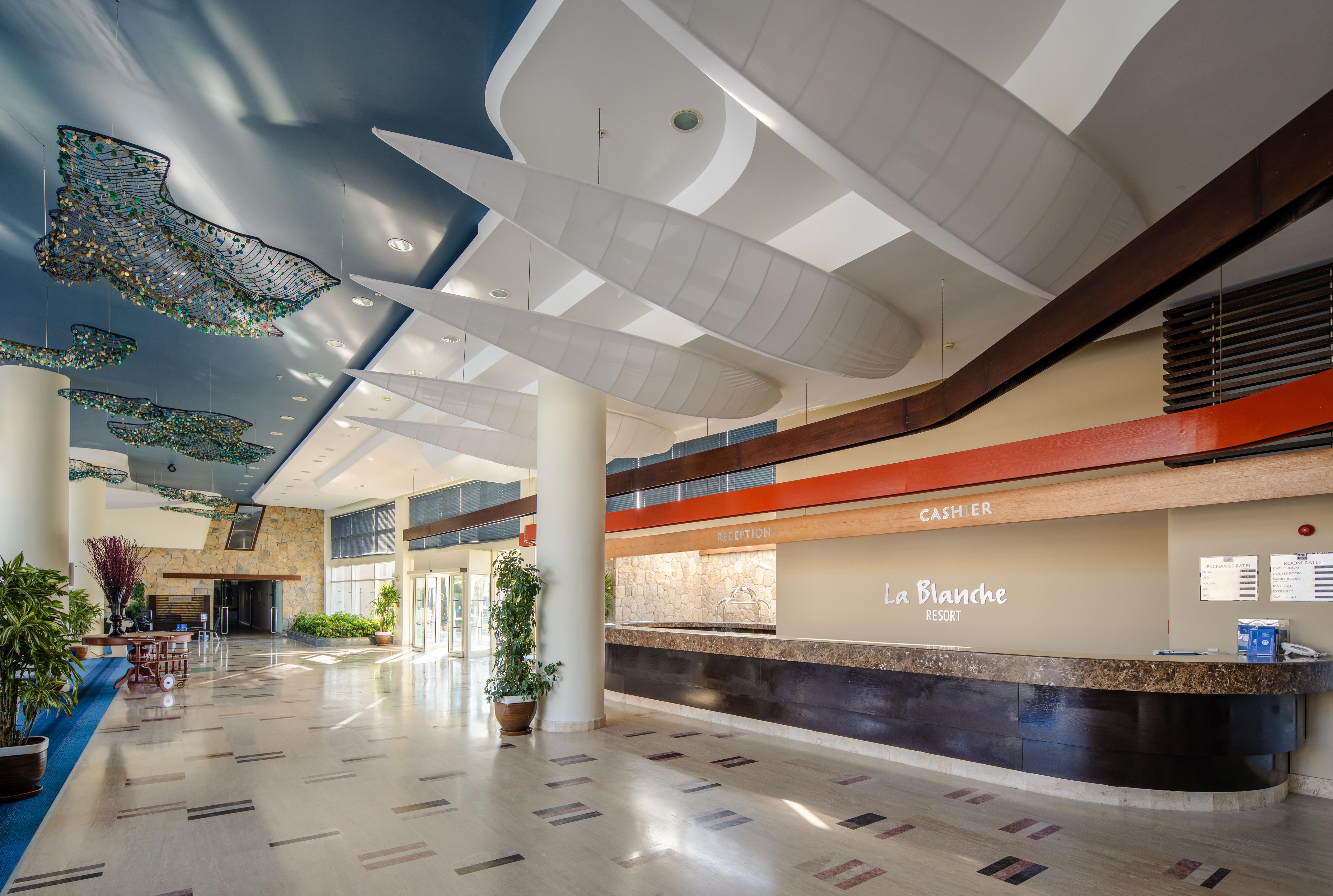 La Blanche Resort & Spa トゥルグトレイス エクステリア 写真